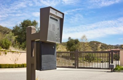 Building Gate Installation in Boca Raton, FL
